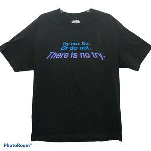 Disney Star Wars Men's L Yoda "Try not. Do..." Phr